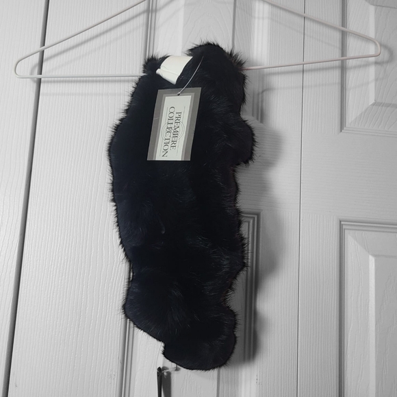 NWT 100% Rabbit Fur Scraf/ Wrap ❤️🌴 - Picture 1 of 5